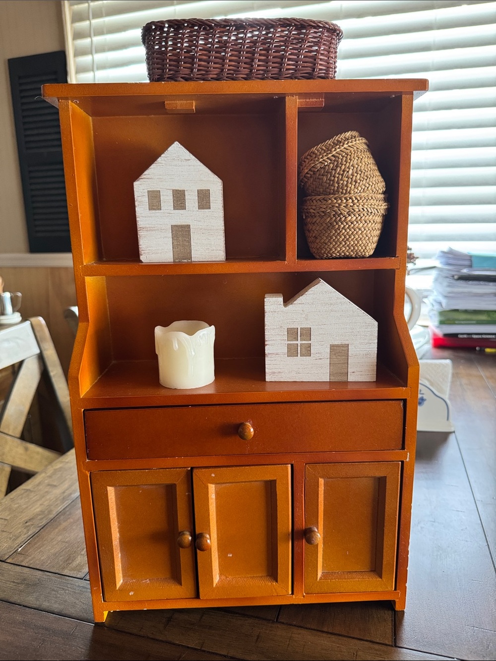 The queens treasures - Doll hutch or used as home decor - Picture 6 of 7